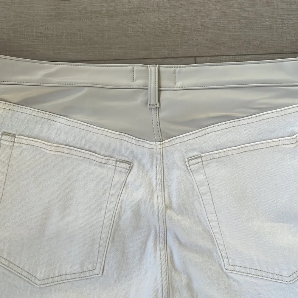 NWT Abercrombie and Fitch 90's straight high waisted plus size jeans
